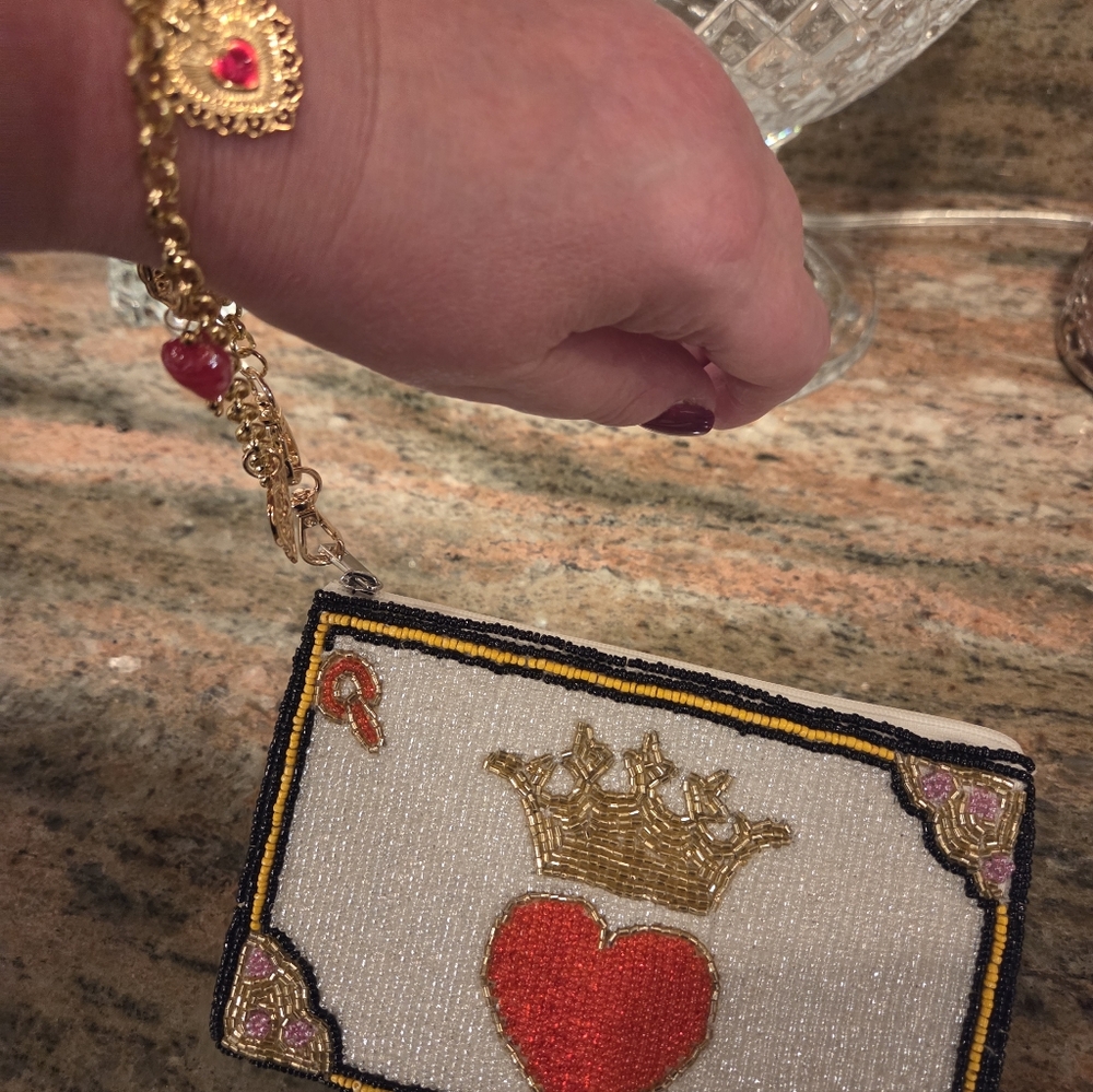 Beaded Queen of Hearts and Crown Clutch Or Wristlet - Picture 3 of 9
